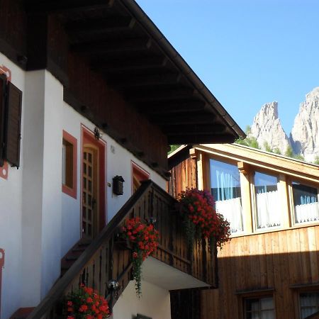 Casa Claudio-Appartamenti In Centro Campitello di Fassa Dış mekan fotoğraf