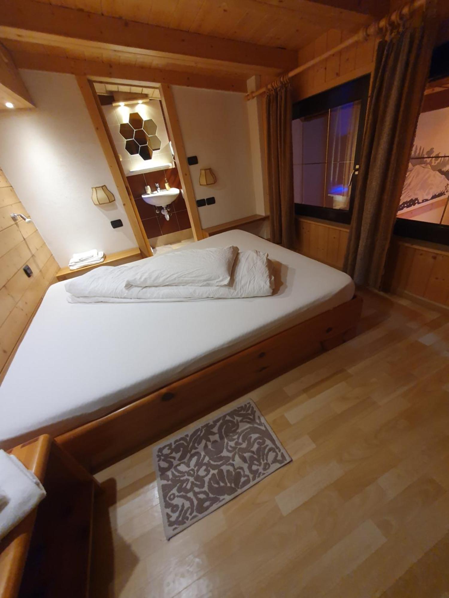 Casa Claudio-Appartamenti In Centro Campitello di Fassa Dış mekan fotoğraf