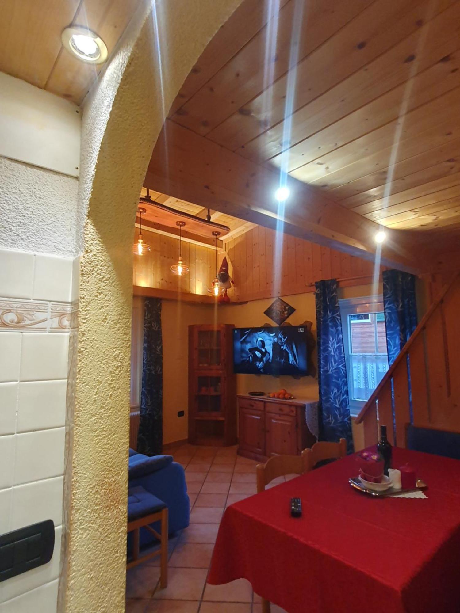 Casa Claudio-Appartamenti In Centro Campitello di Fassa Dış mekan fotoğraf