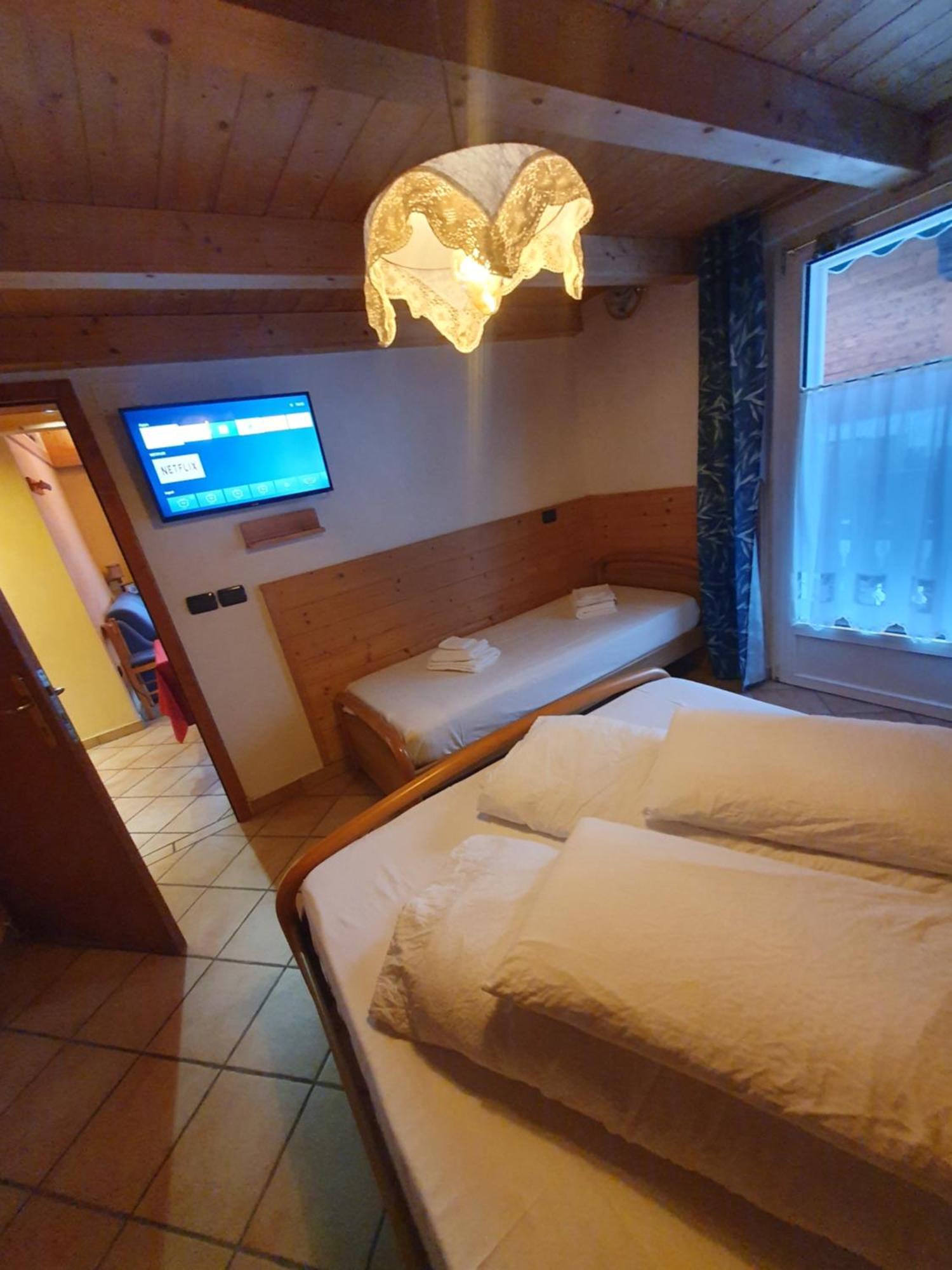 Casa Claudio-Appartamenti In Centro Campitello di Fassa Dış mekan fotoğraf