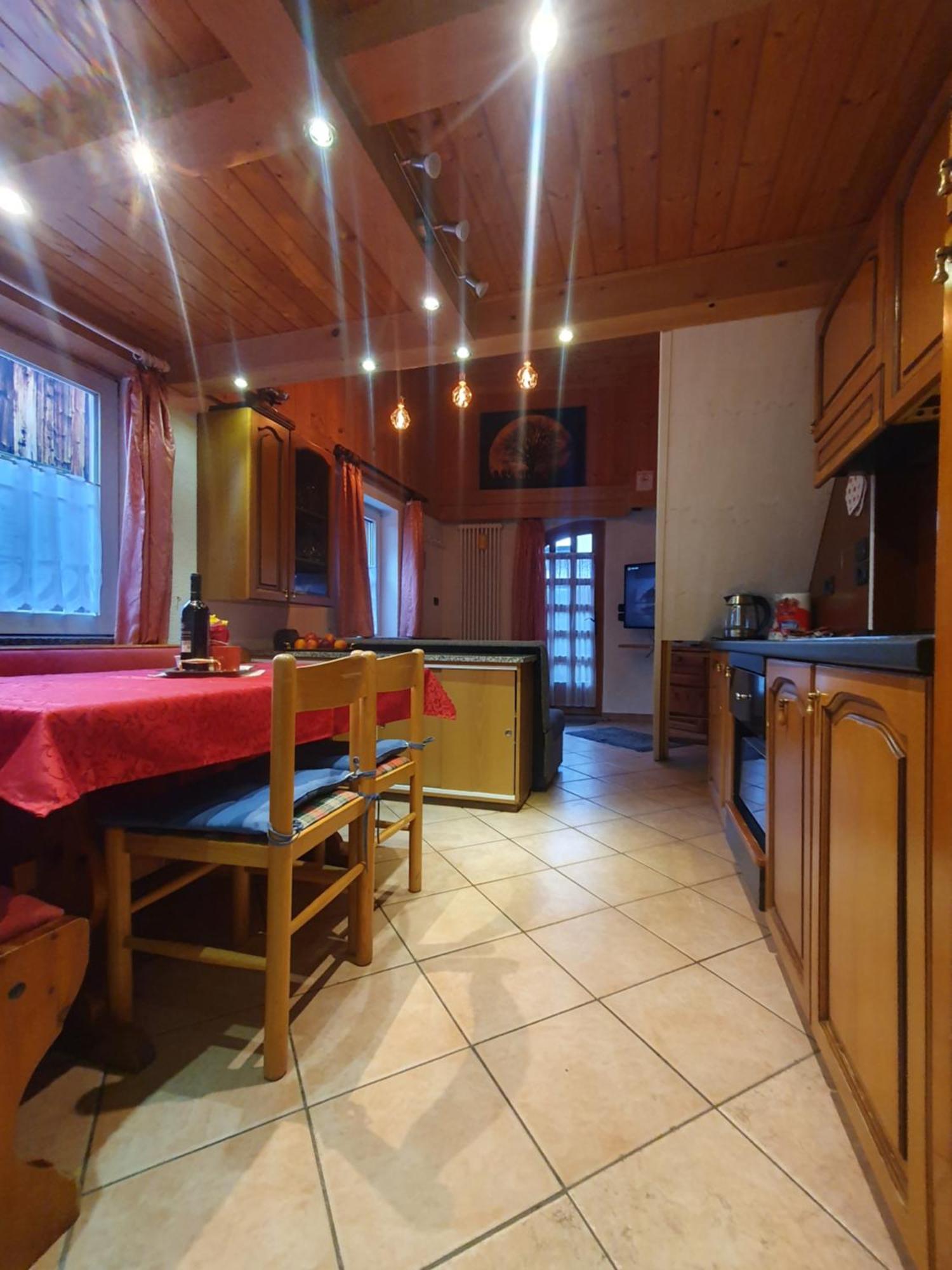 Casa Claudio-Appartamenti In Centro Campitello di Fassa Dış mekan fotoğraf