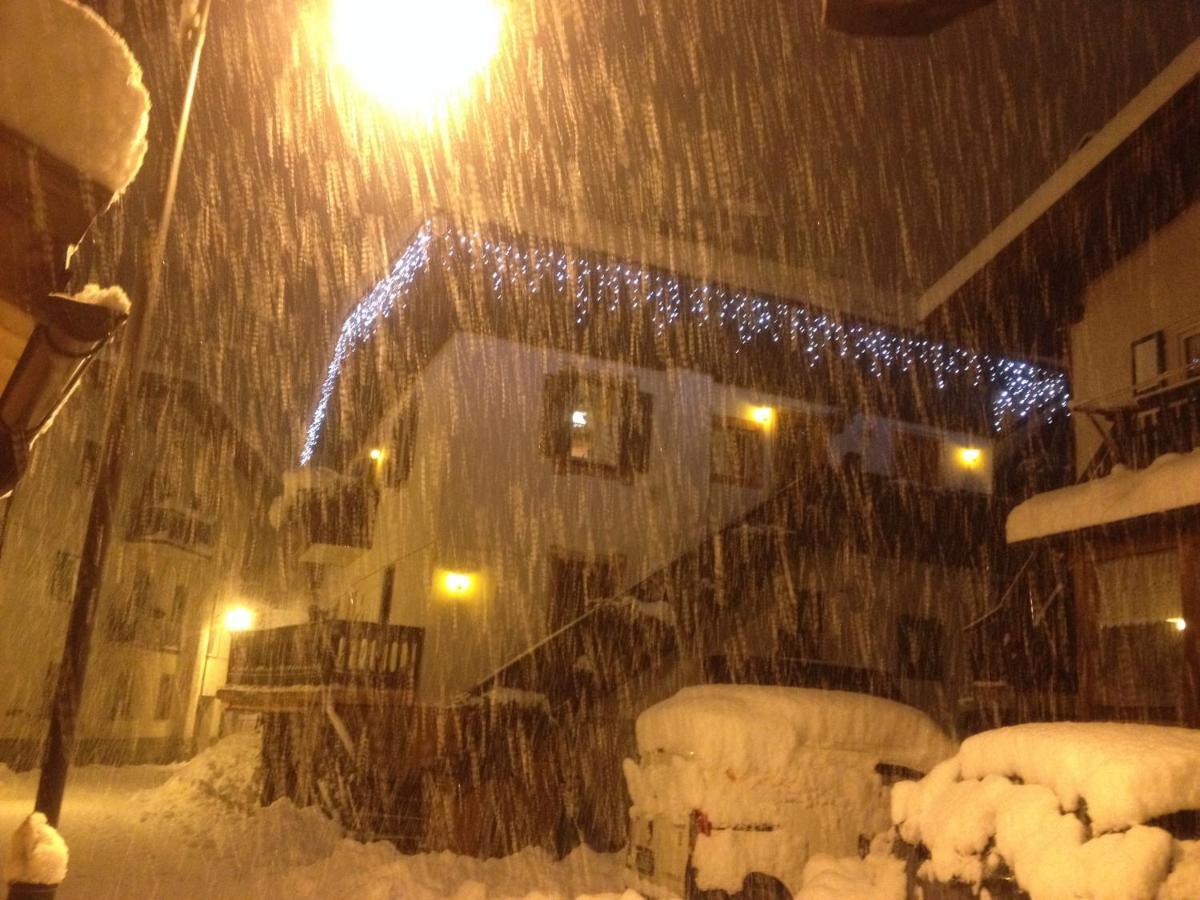 Casa Claudio-Appartamenti In Centro Campitello di Fassa Dış mekan fotoğraf